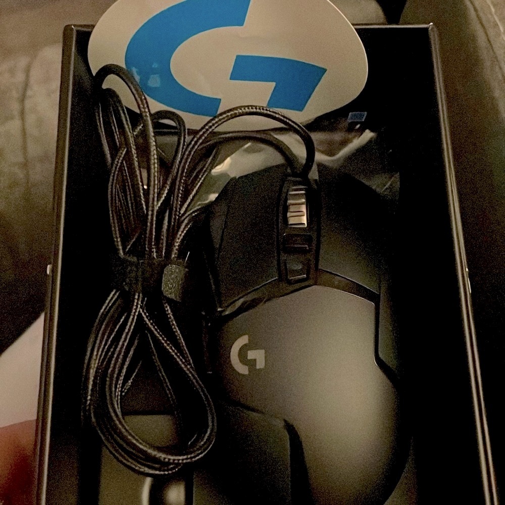 Logitech G502 HERO mouse